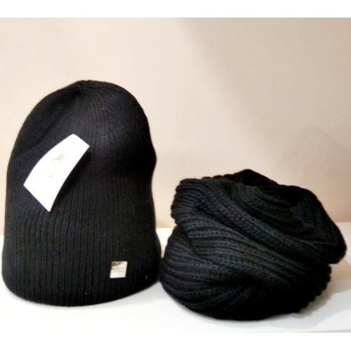 Комплект зимний шапка и хомут, черный